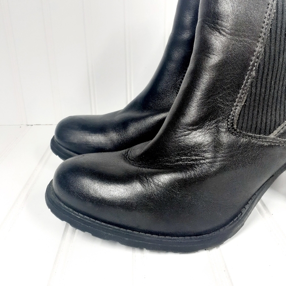 Megis Black Heeled Ankle Boots - Picture 3 of 10